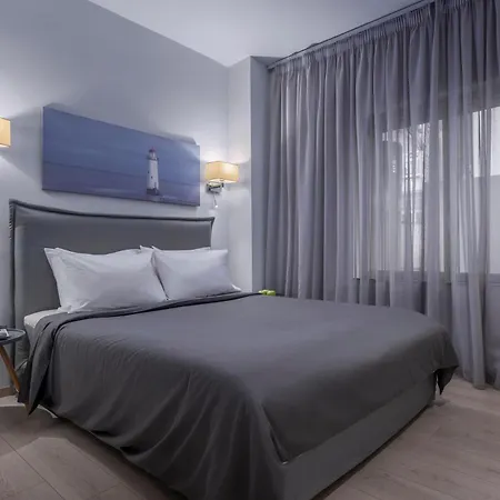 Square Elegant Apartment Thessaloniki